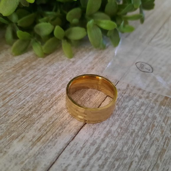 Men's Gold-Plated, Stainless Steel Wide Band Wedding Ring - Faceted Size 7, NWT! - Picture 9 of 16
